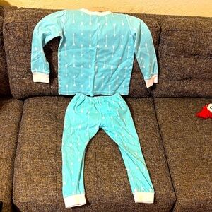 Aqua Arrow Print Kids Pajamas Peejamas 6-7 EUC